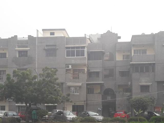 3 BHK Apartment in Sector 12 Dwarka for resale New Delhi. The reference number is 20810262