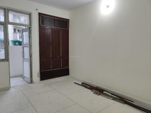 3 BHK Apartment in Sector 12 Dwarka for resale New Delhi. The reference number is 21059294