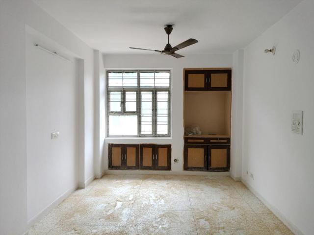 3 BHK Apartment in Sector 12 Dwarka for resale New Delhi. The reference number is 21009604
