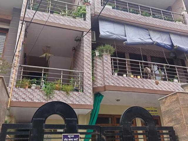3 BHK Apartment in Sector 12 for rent Faridabad. The reference number is 21068368