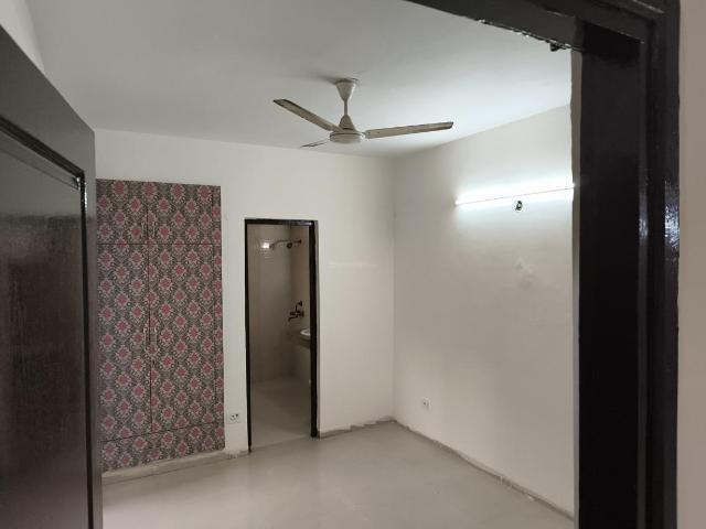 3 BHK Apartment in Sector 137 for rent Noida. The reference number is 21304579