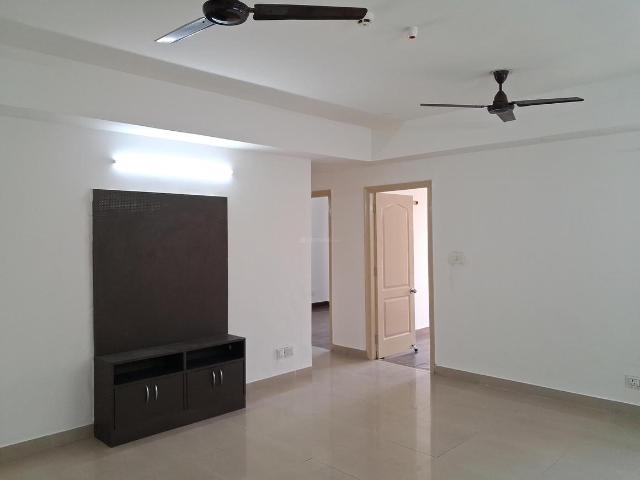 3 BHK Apartment in Sector 137 for resale Noida. The reference number is 21077241