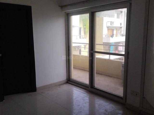 3 BHK Apartment in Sector 137 for resale Noida. The reference number is 21197501