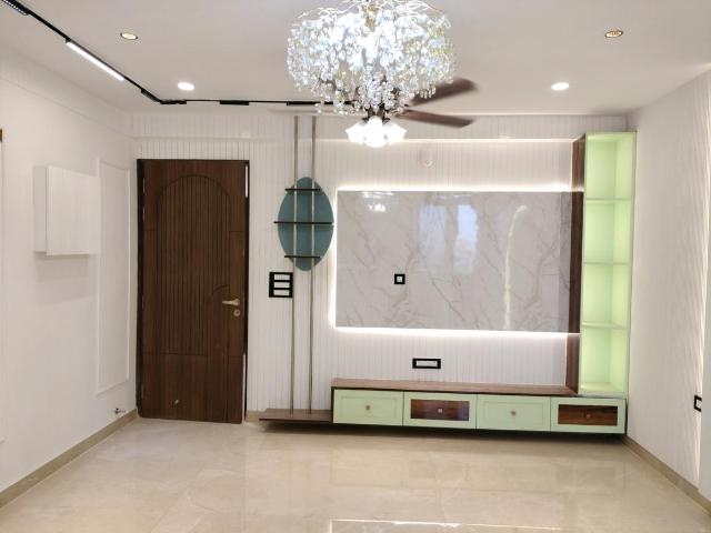 3 BHK Apartment in Sector 13 Dwarka for resale New Delhi. The reference number is 11698596