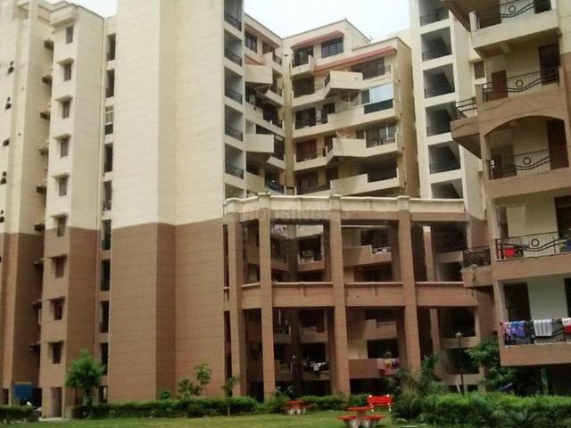 3 BHK Apartment in Sector 13 Dwarka for resale New Delhi. The reference number is 21107674