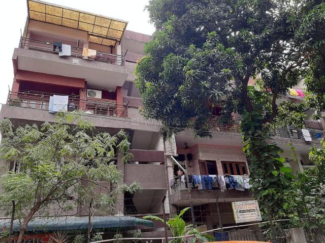 3 BHK Apartment in Sector 13 Rohini for resale New Delhi. The reference number is 16496309