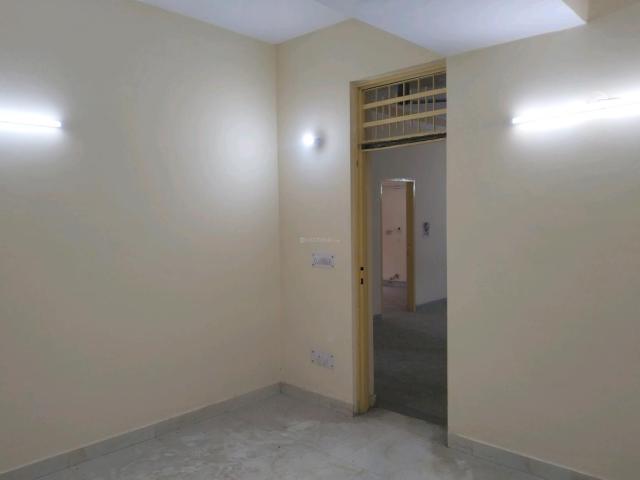 3 BHK Apartment in Sector 13 Rohini for resale New Delhi. The reference number is 19046652