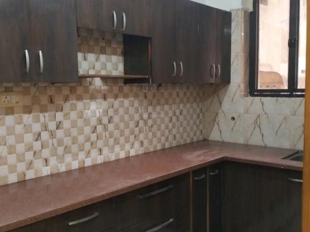 3 BHK Apartment in Sector 13 Rohini for resale New Delhi. The reference number is 19377347