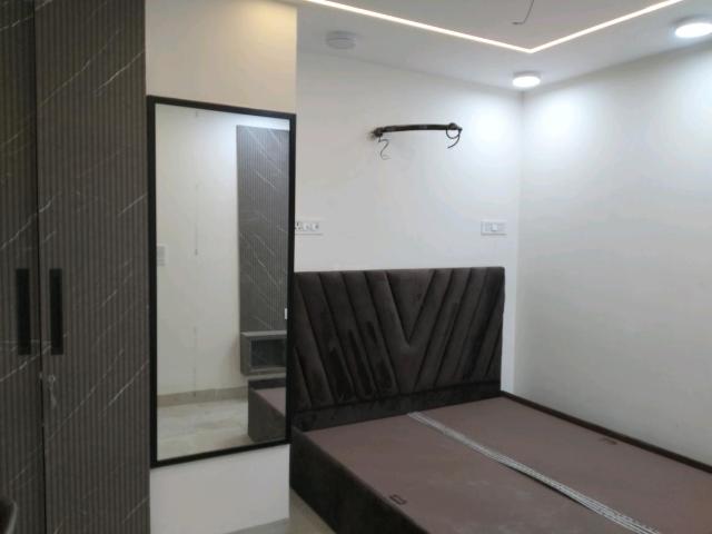 3 BHK Apartment in Sector 13 Rohini for resale New Delhi. The reference number is 19633052