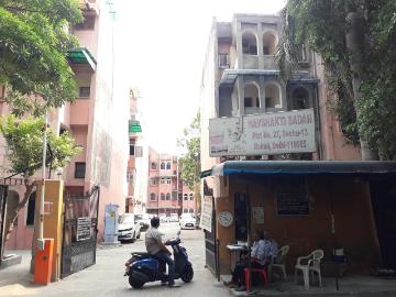 3 BHK Apartment in Sector 13 Rohini for resale New Delhi. The reference number is 20546629