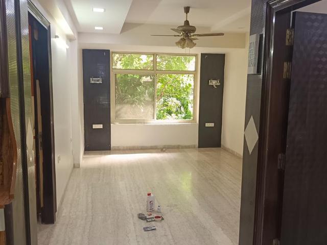 3 BHK Apartment in Sector 13 Rohini for resale New Delhi. The reference number is 20764495