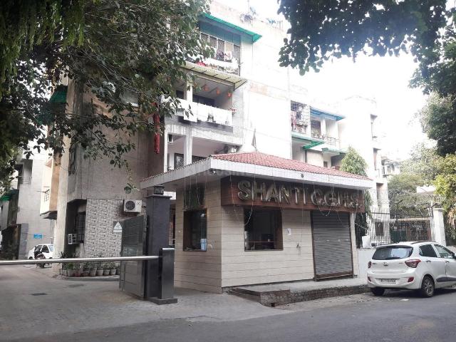 3 BHK Apartment in Sector 13 Rohini for resale New Delhi. The reference number is 21341821