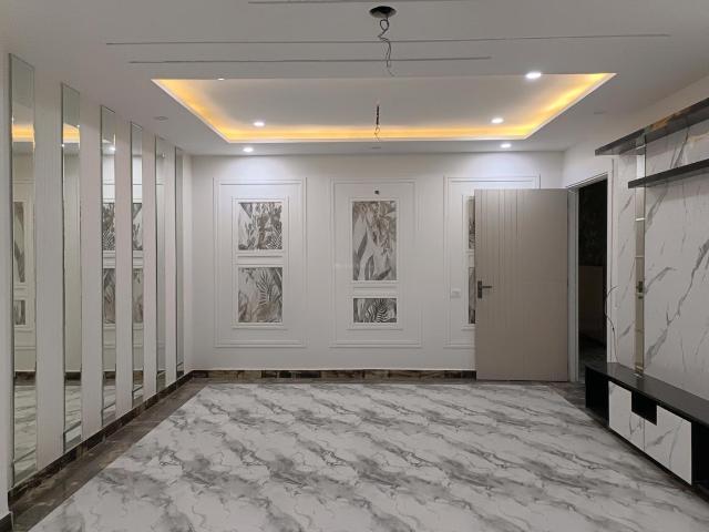 3 BHK Apartment in Sector 24 Rohini for resale New Delhi. The reference number is 16195469