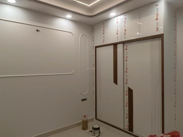 3 BHK Apartment in Sector 24 Rohini for resale New Delhi. The reference number is 21184352