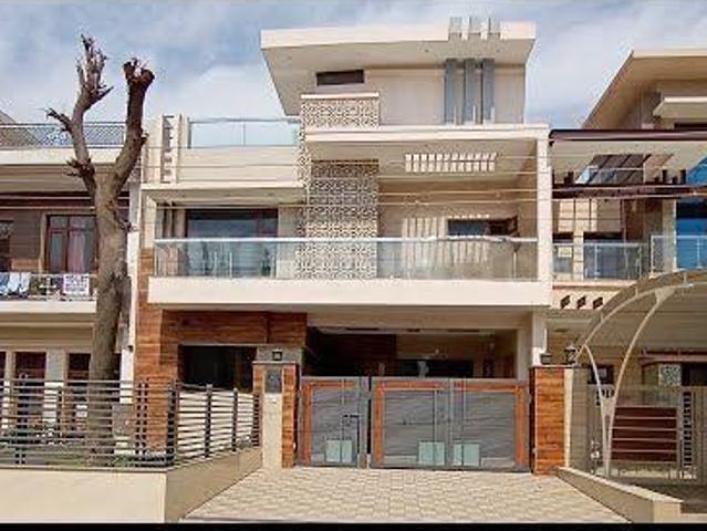 3 BHK Apartment in Sector 26 for rent Chandigarh. The reference number is 15537746