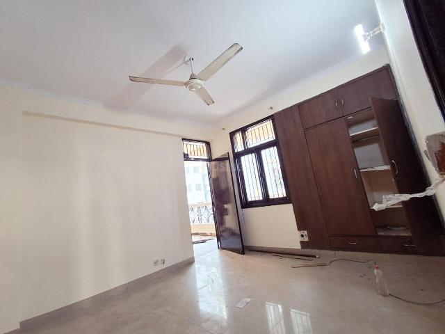 3 BHK Apartment in Sector 21D for rent Faridabad. The reference number is 20899975
