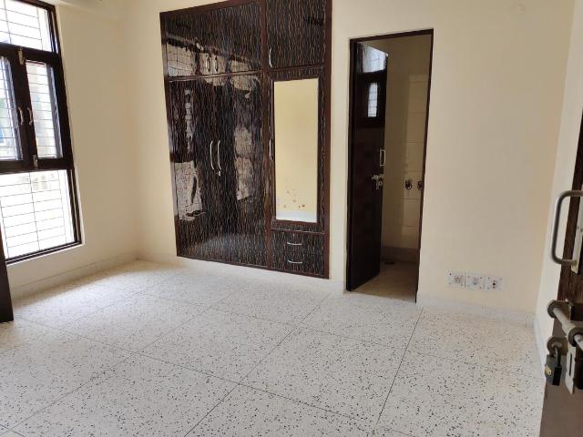 3 BHK Apartment in Sector 22 Dwarka for rent New Delhi. The reference number is 19940067