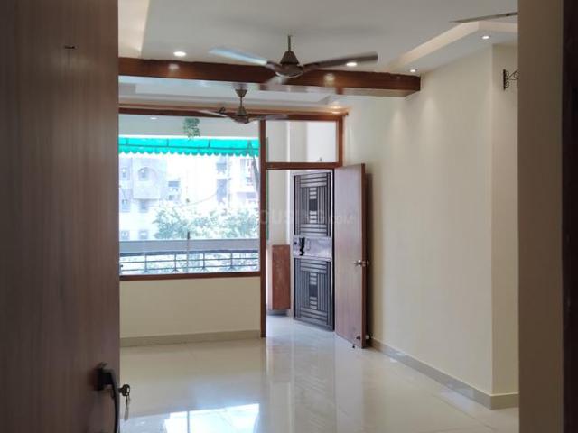 3 BHK Apartment in Sector 23 Dwarka for rent New Delhi. The reference number is 18313369