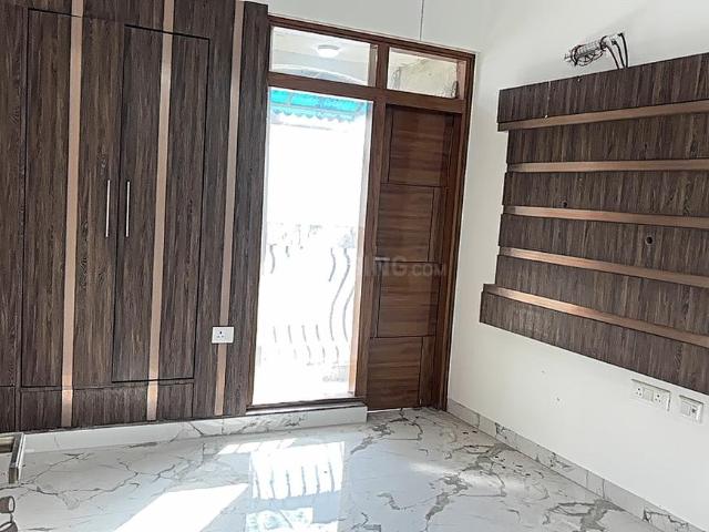 3 BHK Apartment in Sector 23 Dwarka for rent New Delhi. The reference number is 19837565