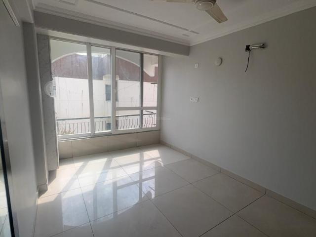 3 BHK Apartment in Sector 23 Dwarka for rent New Delhi. The reference number is 21367778