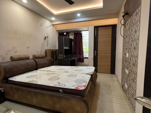3 BHK Apartment in Sector 23 for rent Gurgaon. The reference number is 19711344