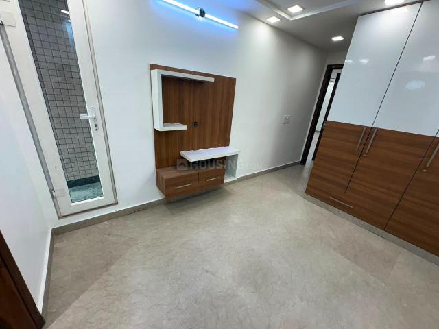 3 BHK Apartment in Sector 23 Rohini for rent New Delhi. The reference number is 21025052