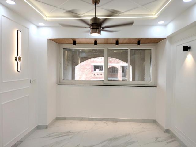 3 BHK Apartment in Sector 2 Dwarka for resale New Delhi. The reference number is 20452844