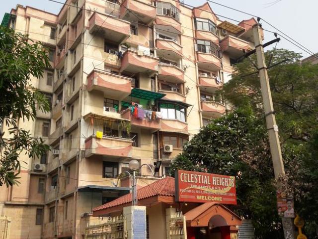 3 BHK Apartment in Sector 2 Dwarka for resale New Delhi. The reference number is 21113610