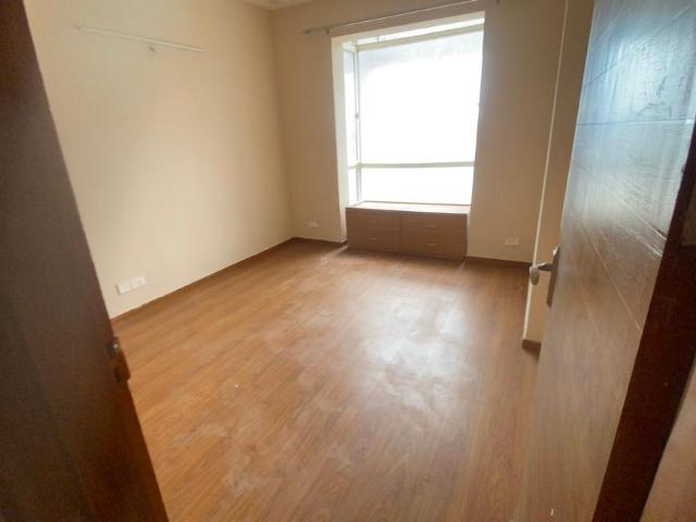 3 BHK Apartment in Sector 37C for rent Gurgaon. The reference number is 20075729