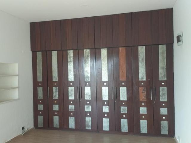 3 BHK Apartment in Sector 30 for resale Gurgaon. The reference number is 21115503