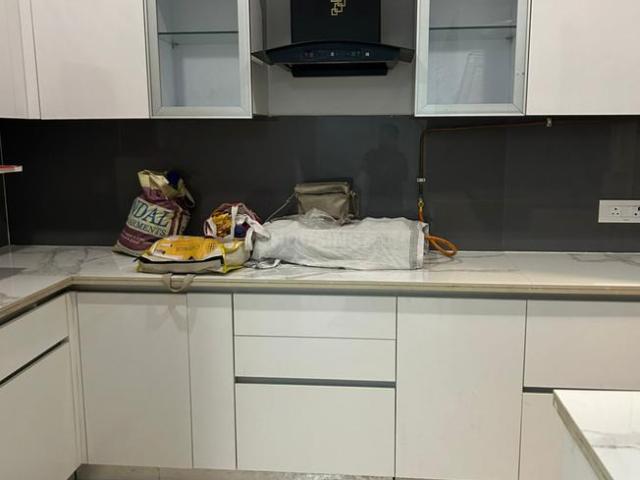 3 BHK Apartment in Sector 33 for rent Sohna. The reference number is 20689117