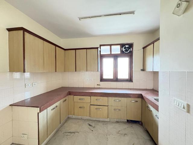 3 BHK Apartment in Sector 3 Dwarka for rent New Delhi. The reference number is 17663868