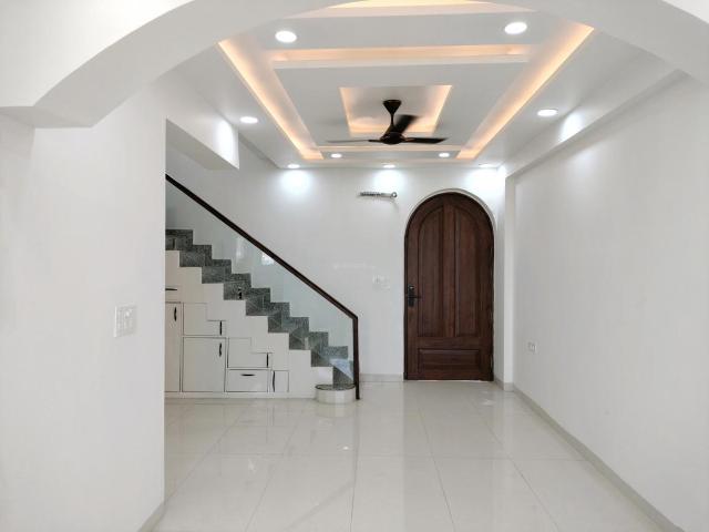3 BHK Apartment in Sector 3 Dwarka for resale New Delhi. The reference number is 19690409