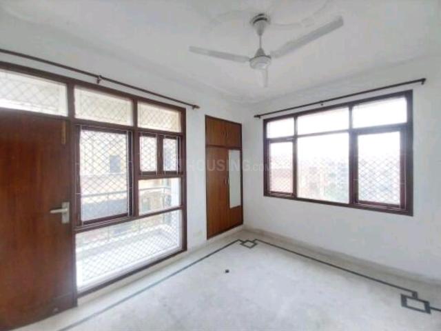3 BHK Apartment in Sector 3 Dwarka for resale New Delhi. The reference number is 20796786