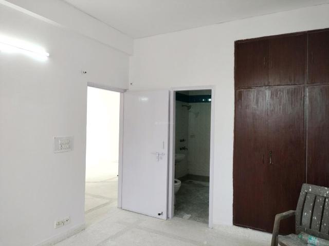 3 BHK Apartment in Sector 3 Dwarka for resale New Delhi. The reference number is 21009506