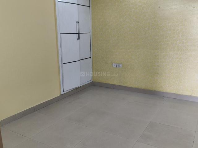 3 BHK Apartment in Sector 46 for rent Noida. The reference number is 20975395