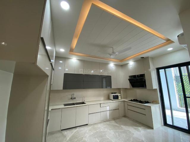 3 BHK Apartment in Sector 43 for rent Noida. The reference number is 17283558