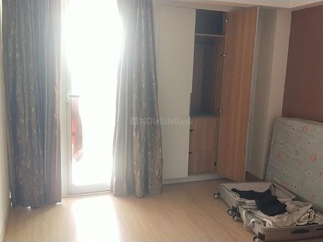 3 BHK Apartment in Sector 43 for rent Noida. The reference number is 21127108