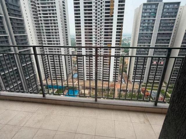 3 BHK Apartment in Sector 43 for rent Noida. The reference number is 21205945