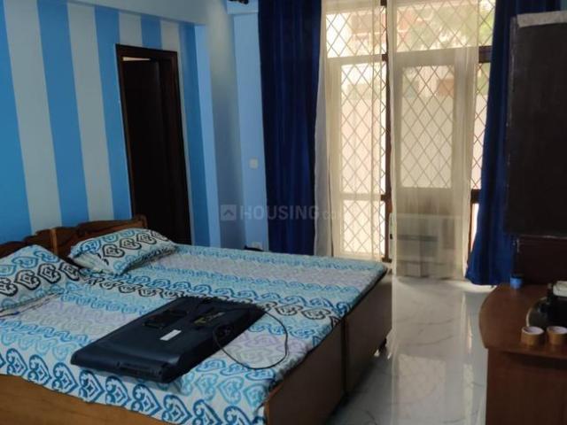 3 BHK Apartment in Sector 43 for rent Gurgaon. The reference number is 21272167