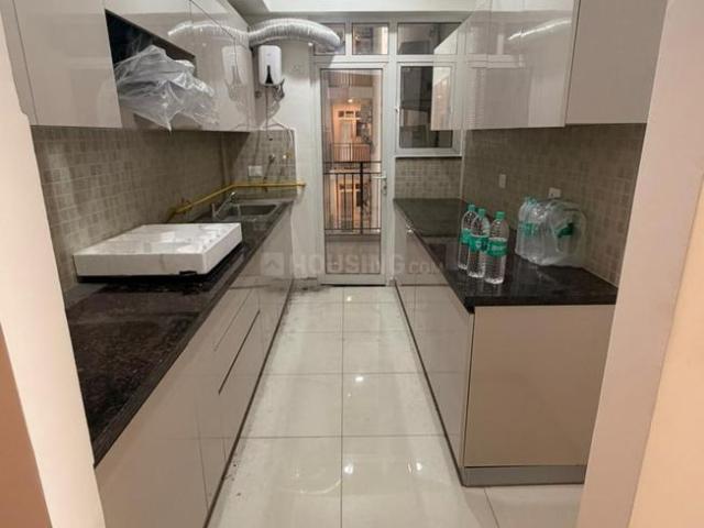 3 BHK Apartment in Sector 43 for resale Noida. The reference number is 21032601