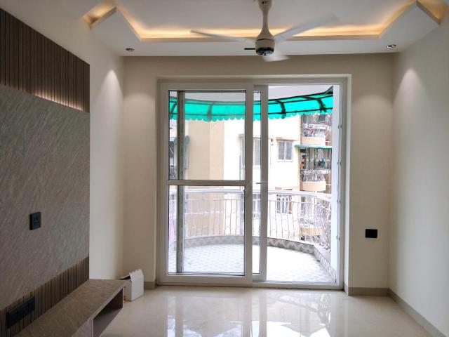 3 BHK Apartment in Sector 4 Dwarka for resale New Delhi. The reference number is 17551917