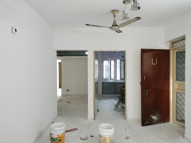 3 BHK Apartment in Sector 4 Dwarka for resale New Delhi. The reference number is 19151946