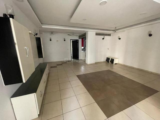 3 BHK Apartment in Sector 4 Dwarka for resale New Delhi. The reference number is 20964574