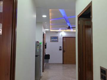 3 BHK Apartment in Sector 4 Rohini for resale New Delhi. The reference number is 20342160