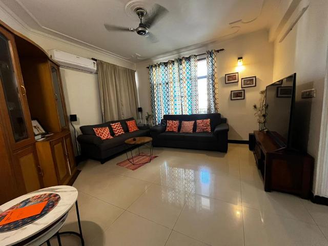 3 BHK Apartment in Sector 56 for rent Gurgaon. The reference number is 19678177