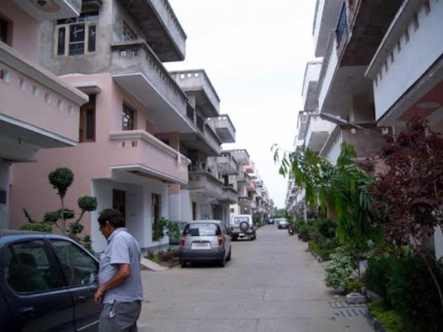 3 BHK Apartment in Sector 50 for resale Chandigarh. The reference number is 20921494