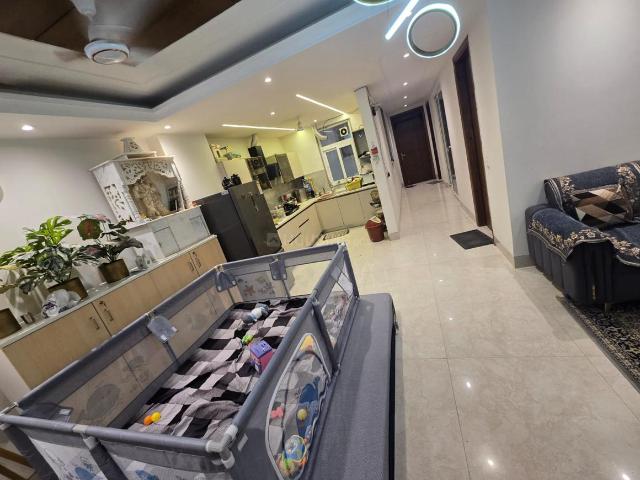 3 BHK Apartment in Sector 51 for rent Gurgaon. The reference number is 21195012