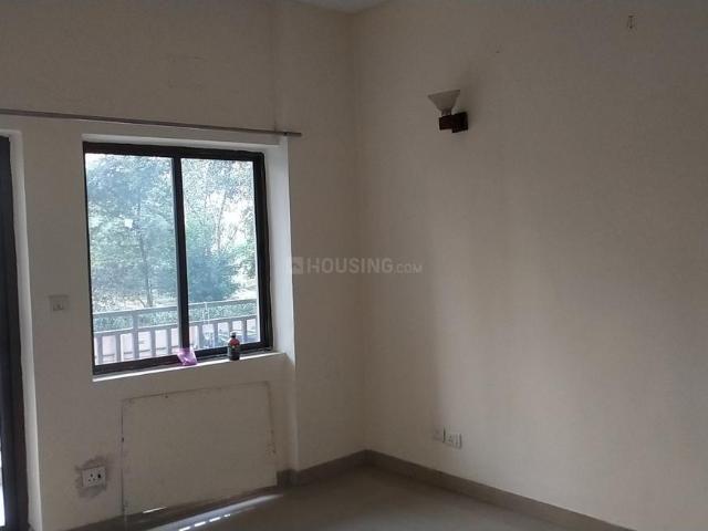 3 BHK Apartment in Sector 52 for rent Gurgaon. The reference number is 18952779