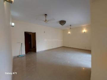 3 BHK Apartment in Sector 52 for rent Gurgaon. The reference number is 20492077